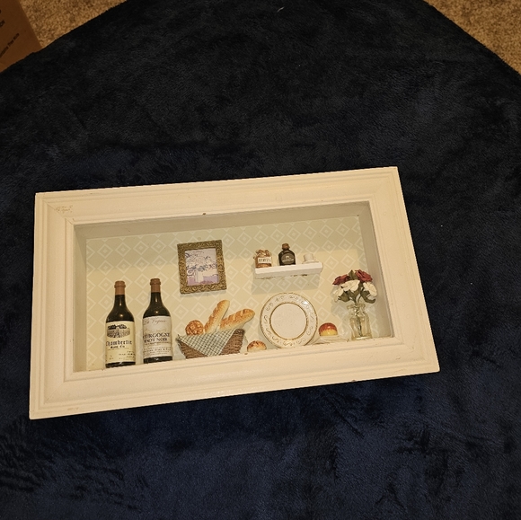 Size 11 in men's pumas like new worn only a few times 30$. Jewelry box like new. - Picture 13 of 15